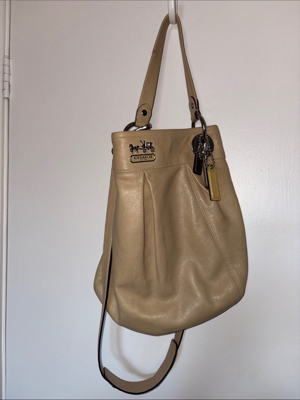 Vintage (2010) Coach Madison Hippie Tan Leather convertible/ crossbody bag